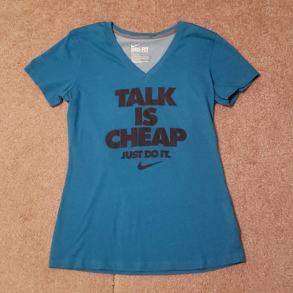 Nike Women's Blue Graphic Tee-shirt